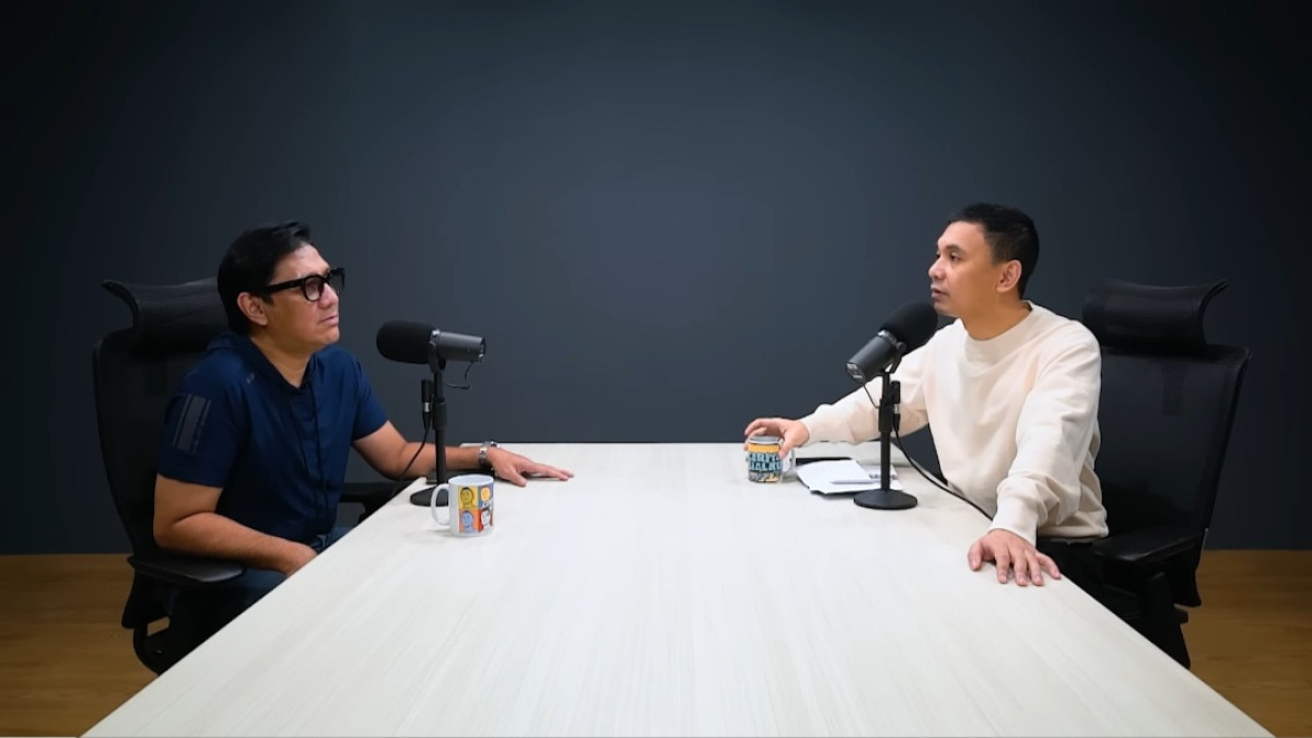 Andre Taulany Buka-Bukaan Soal Mobil Retro dan Pajak Kendaraan Baru 2025 di Podcast Raditya Dika! (Sumber Foto Youtube Raditya Dika)