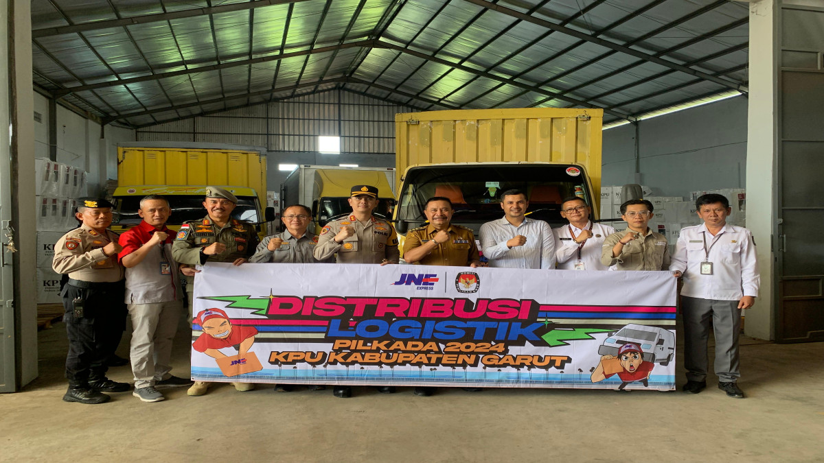 KPU Kabupaten Garut, Jawa Barat, menggandeng perusahaan ekspedisi JNE dalam mendistribusikan logistik Pilkada 2024 dengan aman dan tepat waktu.