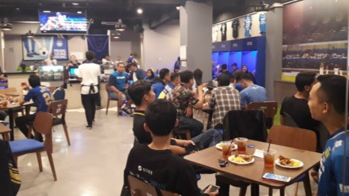 Kumpulan Nobar Persib Bandung vs Borneo FC di Bandung Raya Malam Ini