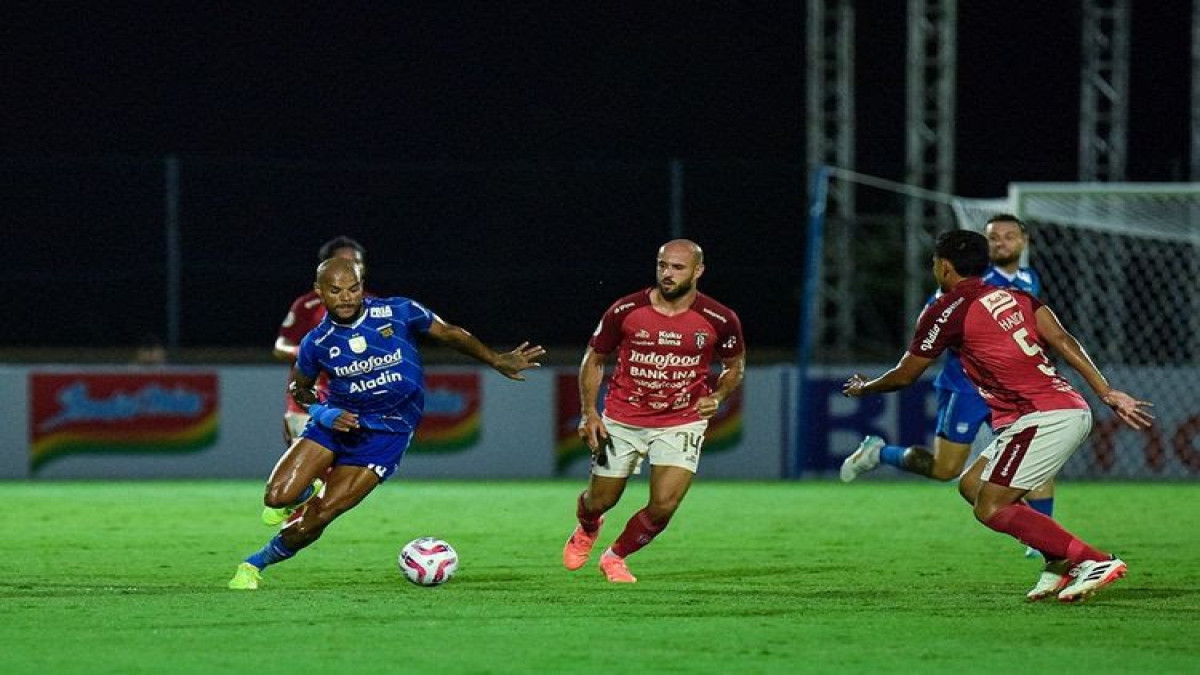 Laga Persib Bandung Kontra Bali United Ahirnya Resmi Ditunda  (PERSIB)