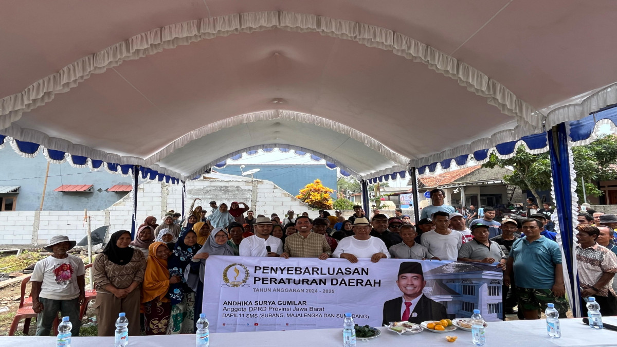 Anggota DPRD Provinsi Jawa Barat dari Komisi V, Andhika Surya Gumilar bersama Anggota DPRD Kabupaten Subang Dapil 4, Zaenal Mufid, serta Calon Wakil Bupati Subang, H. Aceng Kudus pada Jum'at (22/11).