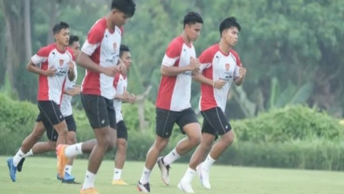 Para pemain Timnas Indonesia saat menjalani latihan di Bali. Foto (ANTARA/HO-PSSI)