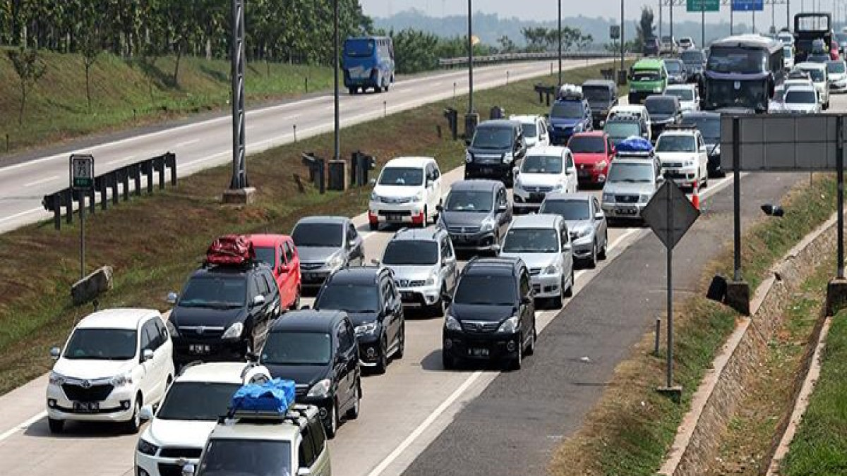 Arus Lalu Lintas Tol Cipali Meningkat 8% Jelang Natal, Arah Cirebon Jadi Favorit