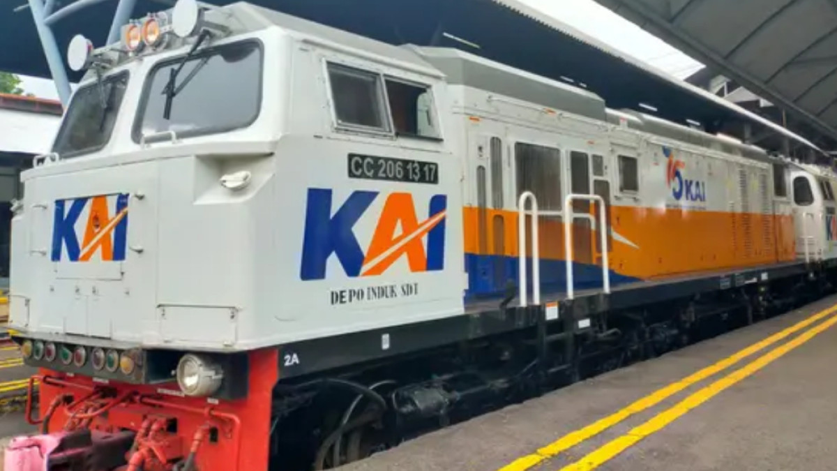 Viral Oknum Railfans Nekat Naik Kereta Api Tanpa Tiket, KAI Blacklist 180 Hari