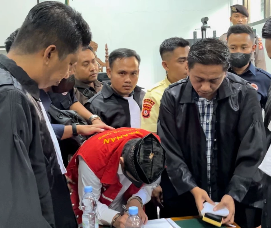 Terdakwa Muhammad Ramdanu usai menjalani sidang putusan di Pengadilan Negeri Subang.