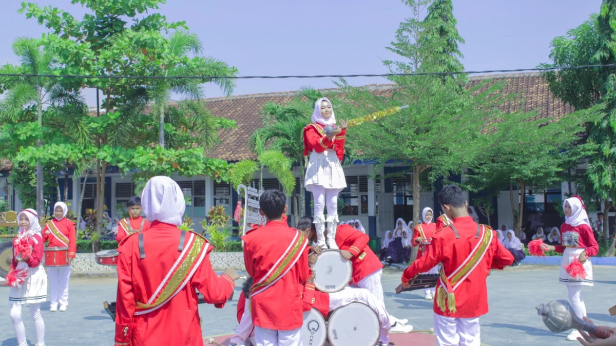 Ekstrakurikuler Drumband Jadi Favorit di SMP Negri 1 Ciasem