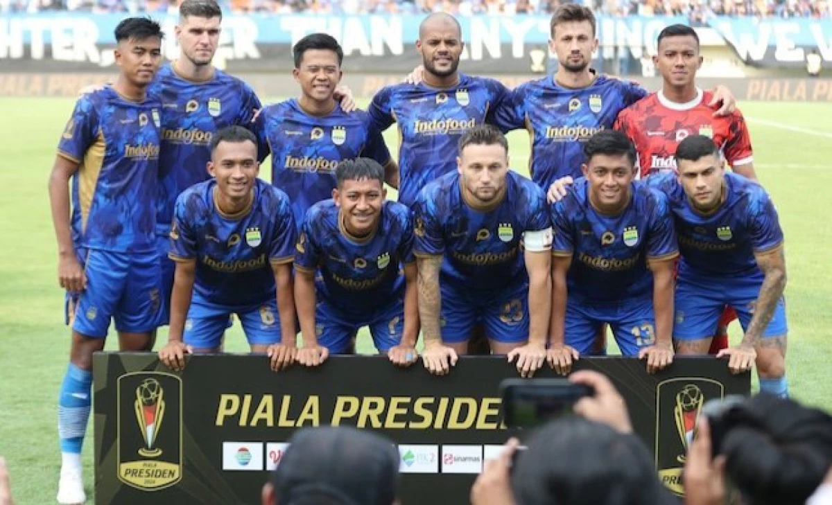 Starting XI Persib Bandung pada laga lawan PSM Makassar di Piala Presiden 2024 (c) Abdul Aziz