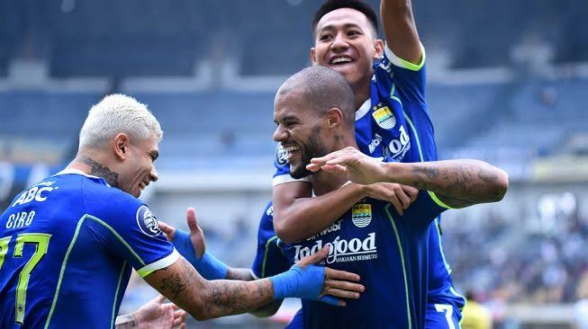 Ciro Alves (kiri), David da Silva dan Beckham Putra (persib.co.id)