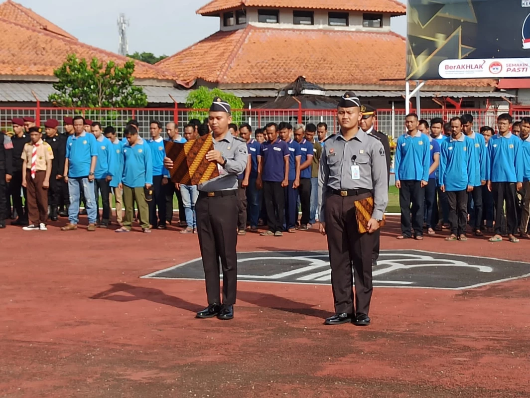 Lapas Kelas IIA Subang menggelar Upacara Peringatan Hari Bhakti Pemasyarakatan Ke-60 Tahun 2024, pada Sabtu (27/4).