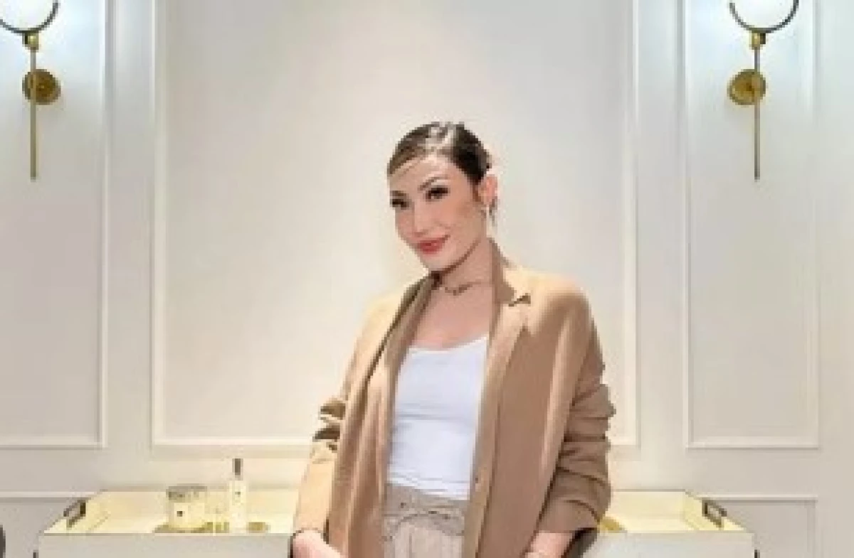 ayu dewi diprotes tetangga