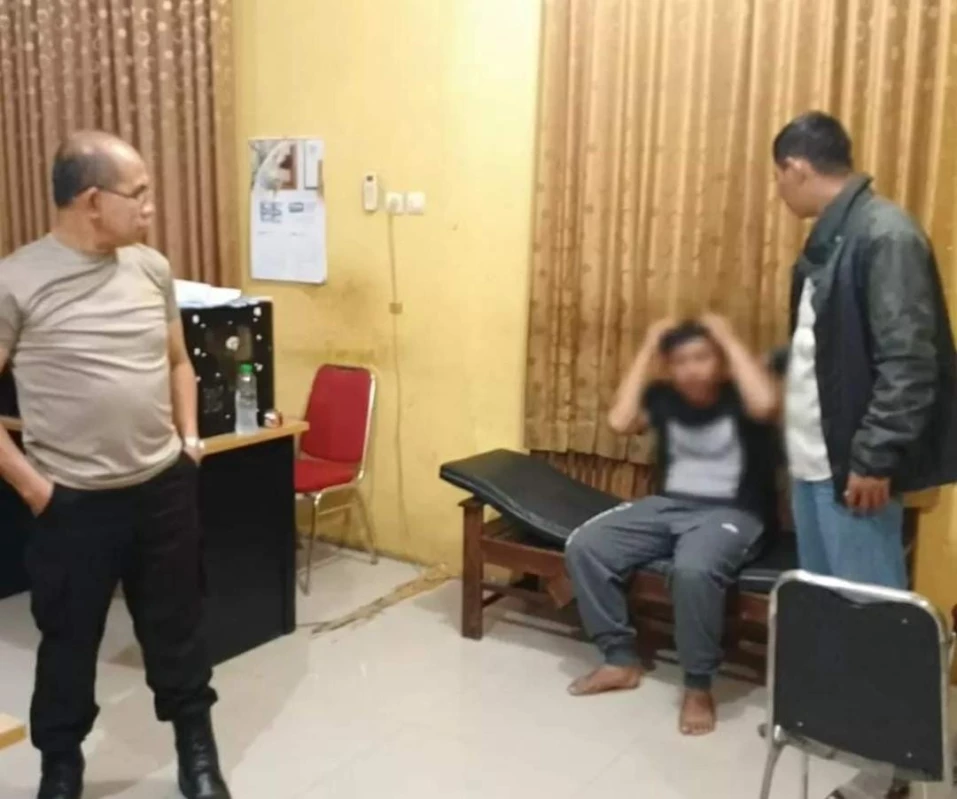 Polisi berhasil tangkap pelaku pembacokan remaja saat takbir keliling di Karawang.