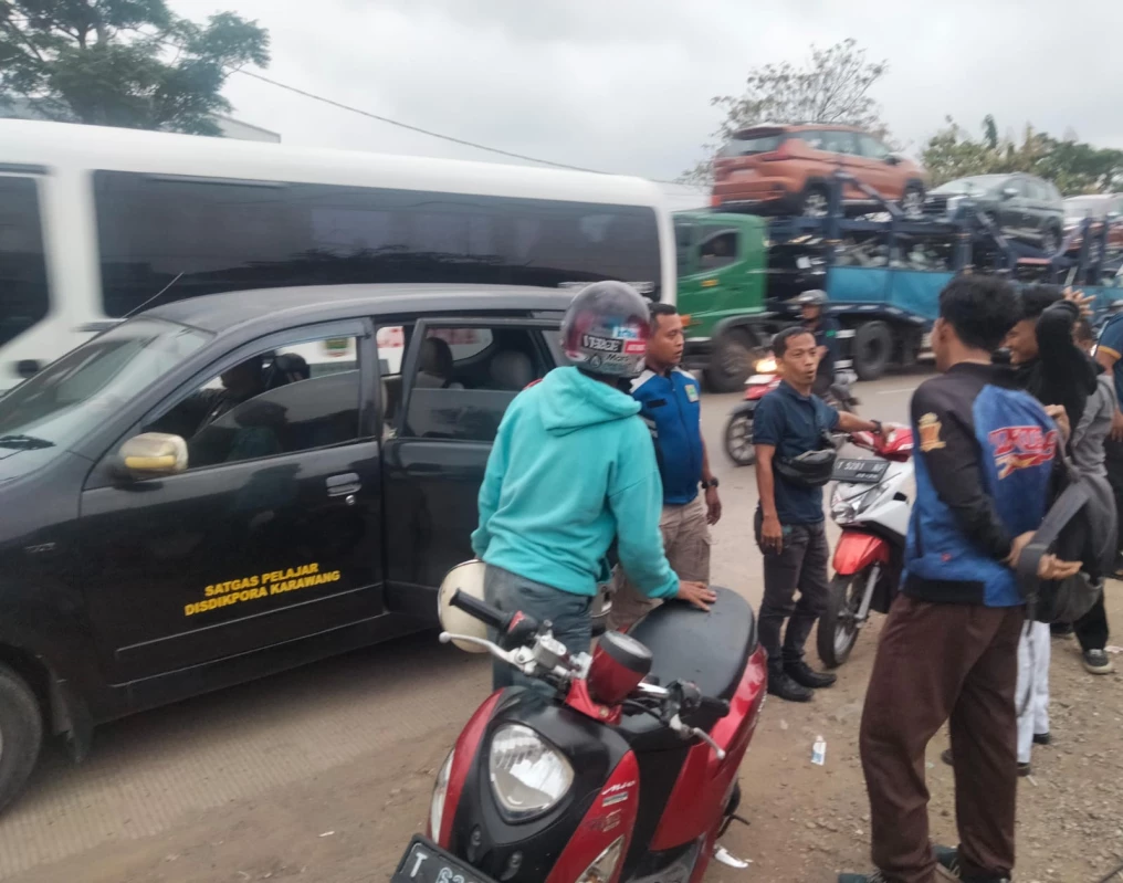 Cegah Tawuran, Satgas Disdikpora Karawang Rutin Patroli