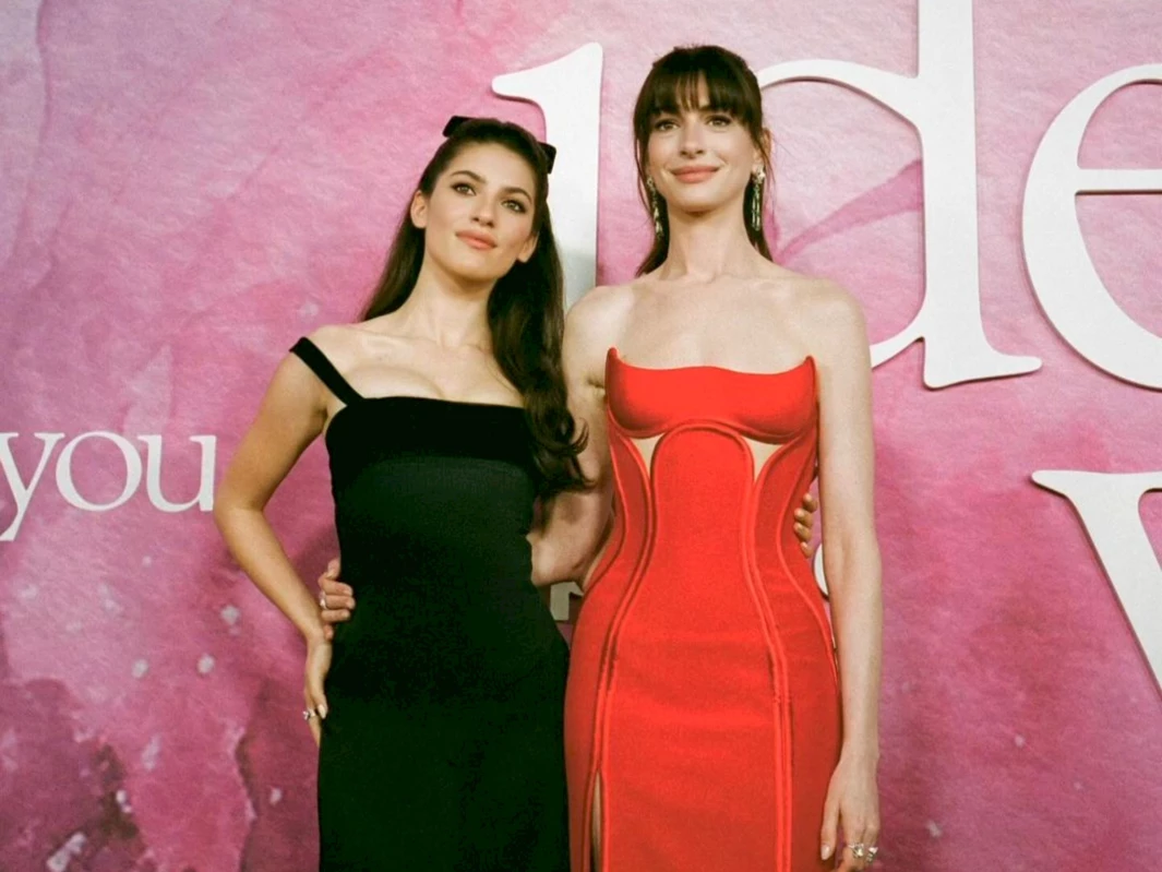 4 Artis Jadi Anak Anne Hathaway di Film, Terbaru Ella Rubin The Idea of You