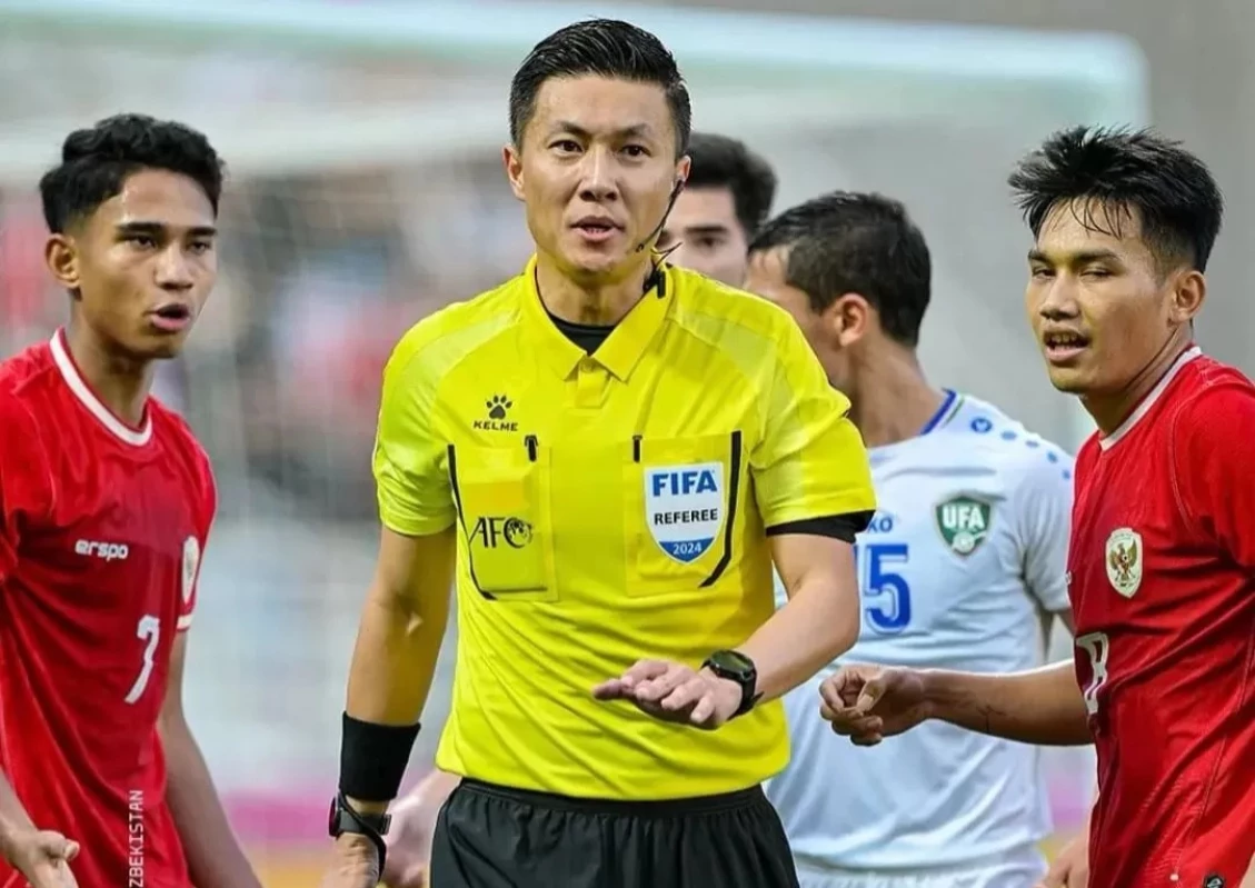 Wasit Kontroversi dalam Pertandingan Tim Nasional Indonesia U-23 yang Bikin Geram Netizen Indonesia