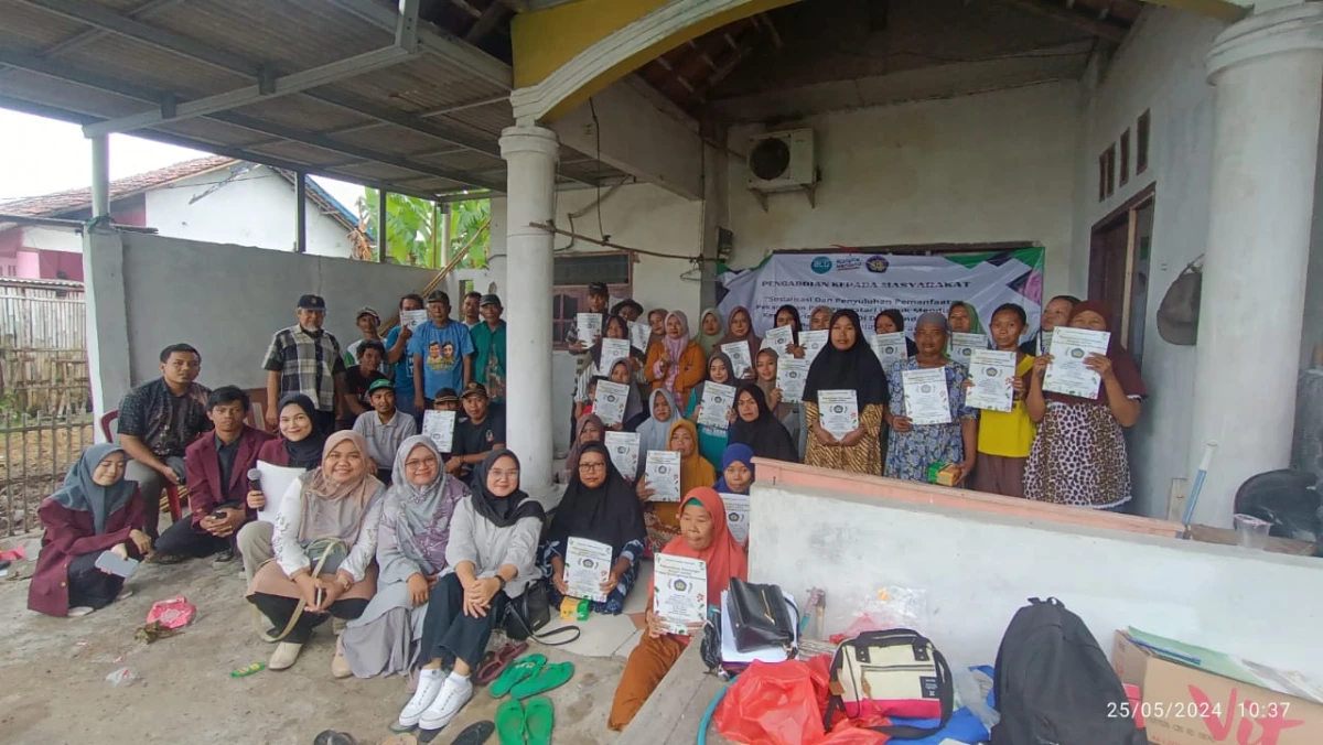 Sosialisasi dan Penyuluhan Pemanfaatan Pekarangan Pangan Lestari (P2L) oleh Dosen dan Mahasiswa Unsika di Desa Sindangkarya Kabupaten Karawang