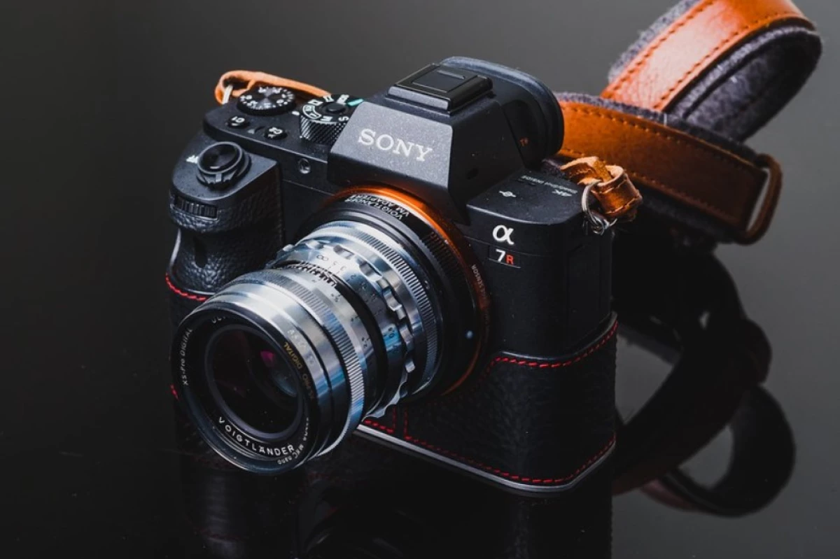 Harga Kamera Mirrorless Terbaru 2024