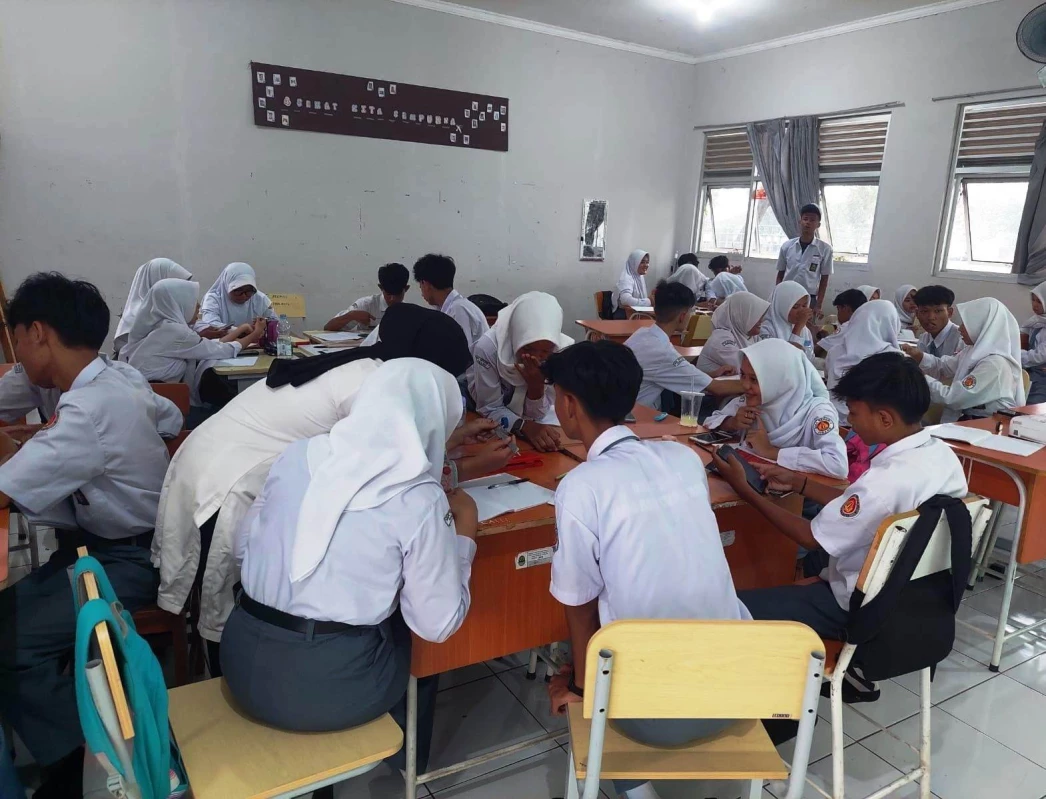 Siswa-siswi SMAN 4 Subang mengikuti pembelajaran dengan menerapkan kurikulum merdeka.