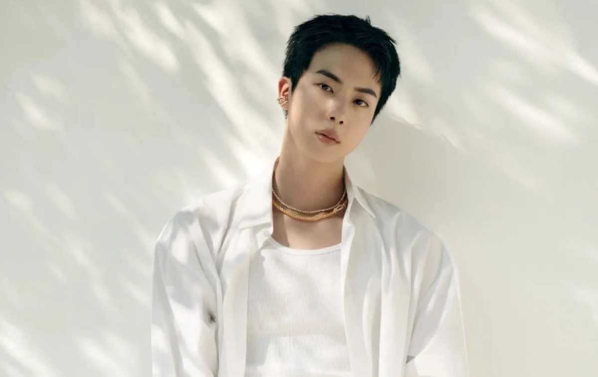 Jin BTS menjadi Global Ambassador Pertama dari FRED Jewelry, Koleksi Perhiasan auto Sold Out!