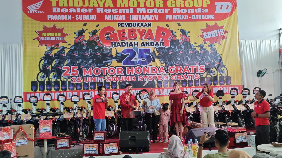 Tridjaya Motor Group memberikan Hadiah Akbar 25 unit motor Honda gratis kepada konsumen, Minggu (19/1/2025).