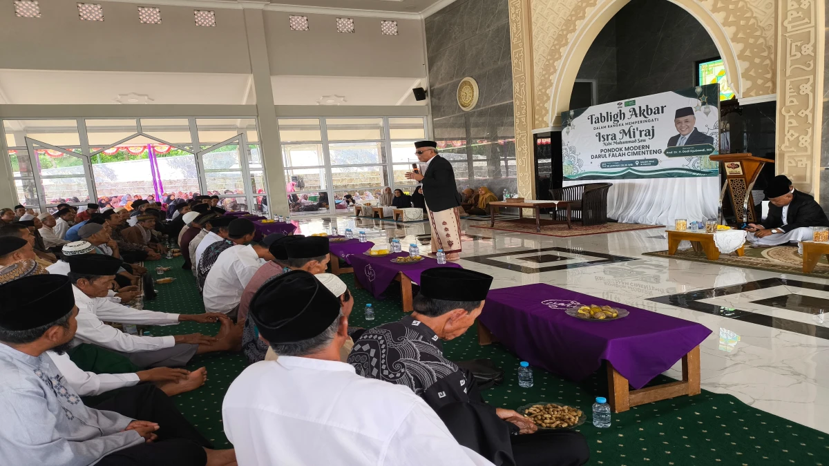 Pondok Pesantren Modern Darul Falah Cimenteng menggelar Tabligh Akbar dalam rangka memperingati Isra Mi'raj Nabi Muhammad SAW.