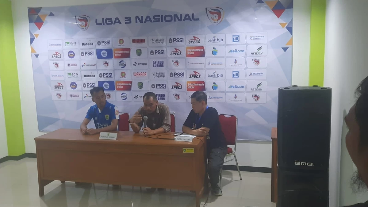 Coach Gultom saat memberikan keterangan pers.