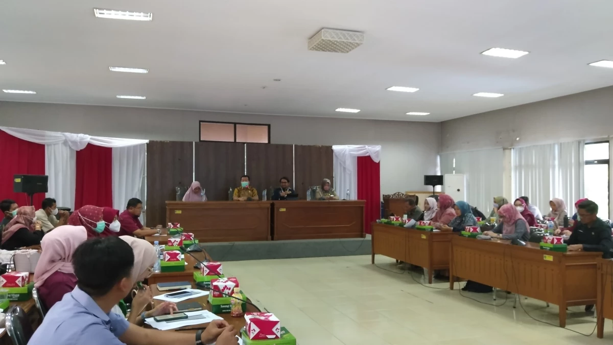 Pemerintah Kabupaten Subang yang diinisiasi BP4D menggelar rapat Peran Dokter Puskesmas Untuk Deteksi Dini Stunting di Fasilitas Kesehatan Primer yang berlangsung di Aula BP4D, pada Selasa (23/7).