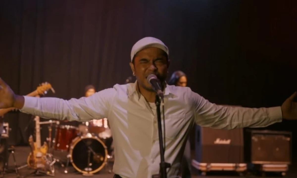 Sinopsis Glenn Fredly The Movie, Film Biopik Sang Musisi Legendaris asal Ambon yang Tayang di Bioskop