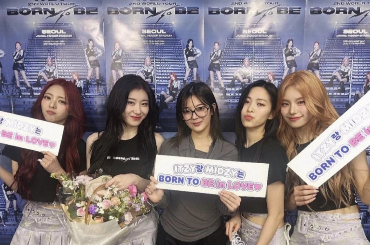 Lia ITZY Tampil Pertama Kalinya di Publik dalam Konser ITZY BORN TO BE Meski Masih Hiatus