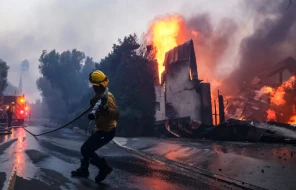 Kebakaran Hutan Melanda Los Angeles, 30.000 Orang sampai Mengungsi